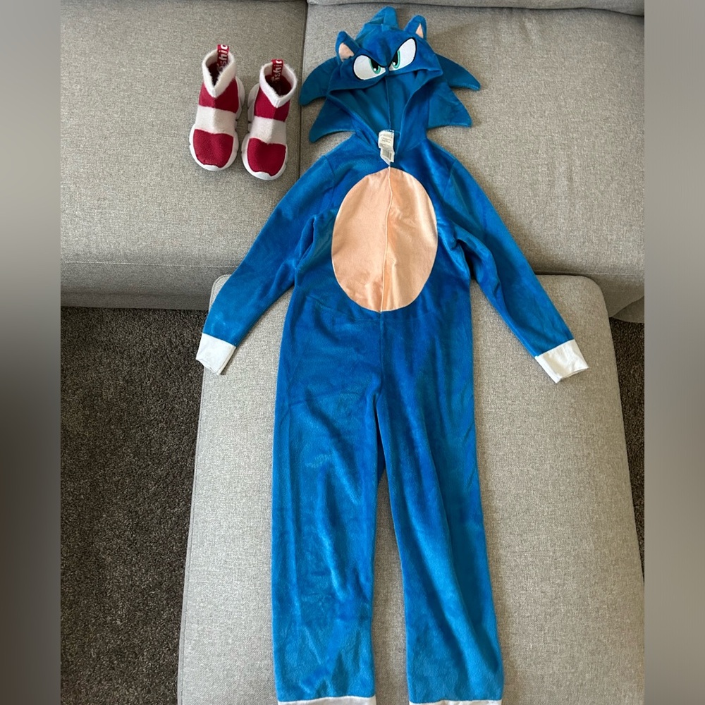 Sonic costume for kids
